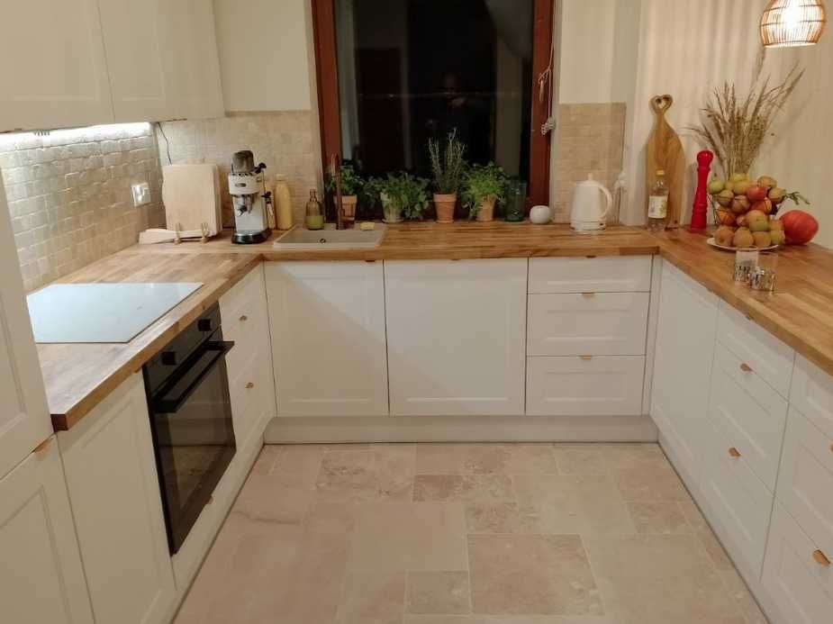 Trawertyn do wnętrz, płytki z kamienia, Classic Light, Silver Ash