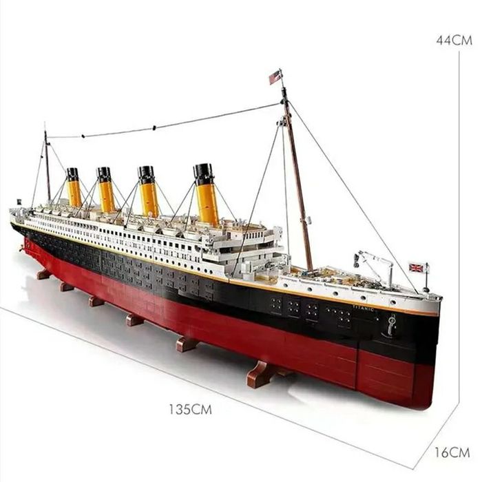 Modelo 1:200 Titanic Lego MOC