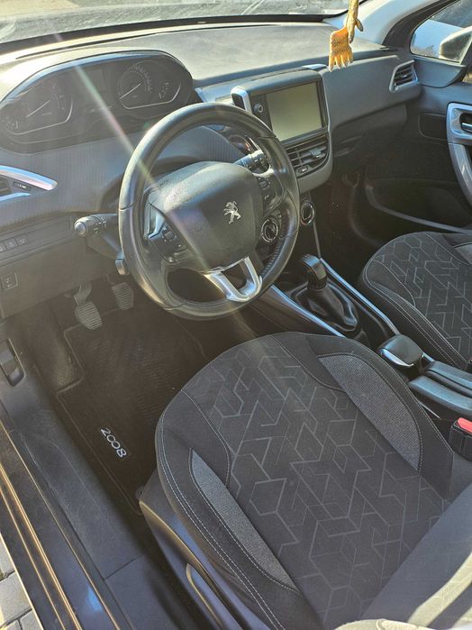 Peugeot 2008     .