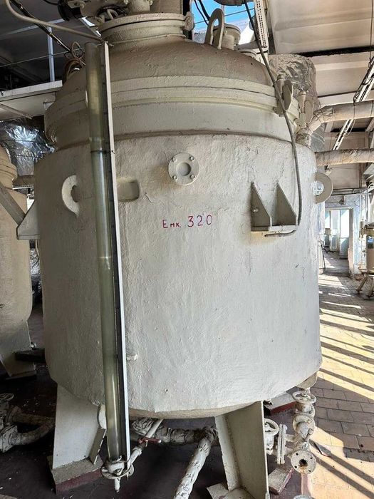 Реактор з редуктором та мішалкою / збірник з рубашкою / резервуар / ємність / нержавійка / емаль 2-18 м3