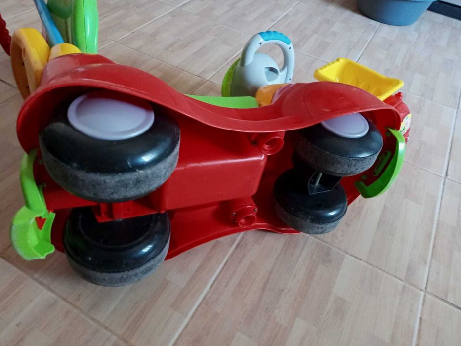 Triciclo Chicco em bom estado, ofereço brinquedo