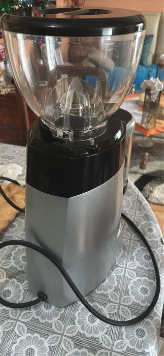 Vendo maquina de moinho industrial profissional de cafe como nova!!