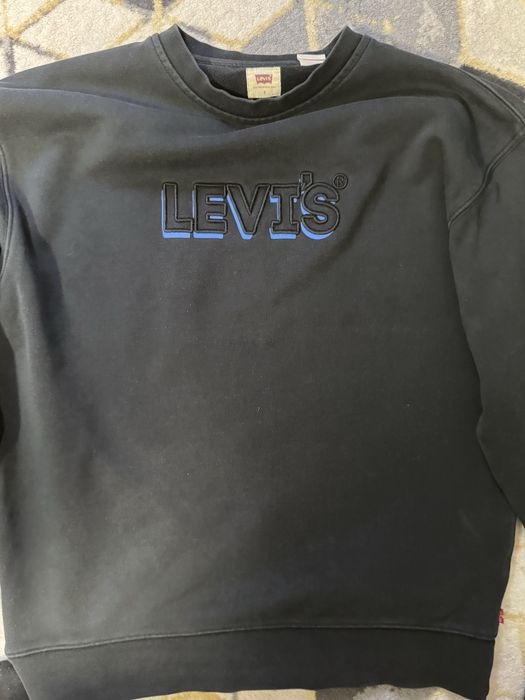 Levis кофта.