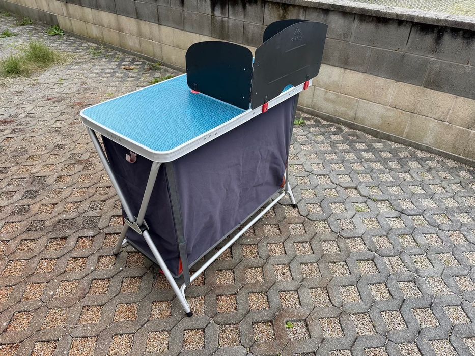 Mesa de apoio de campismo decathlon