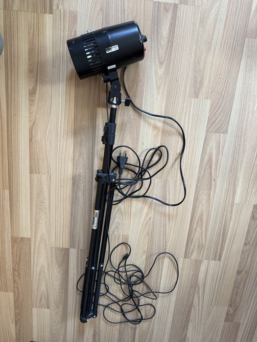 Zestaw 2 lamp swiatla stalego do fotogragii produktowej