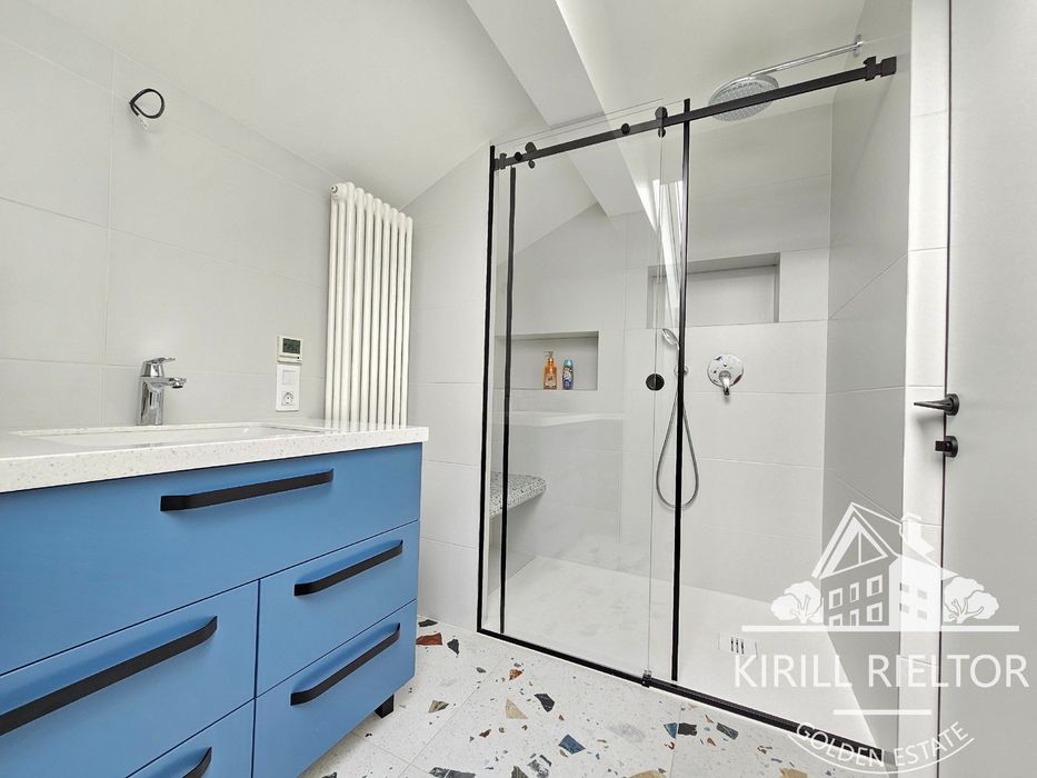 В городке Золотые Ключи продается дом с собственным SPA-центром