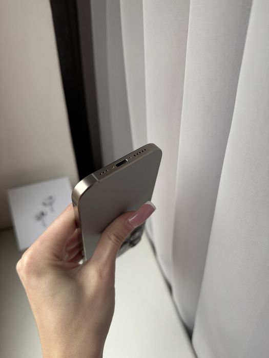 IPhone 15 Pro Natural Titanium. Айфон 15 Про титан.