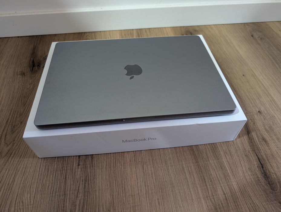 MacBook Pro 16" M2 Max – 96GB RAM / 2TB SSD