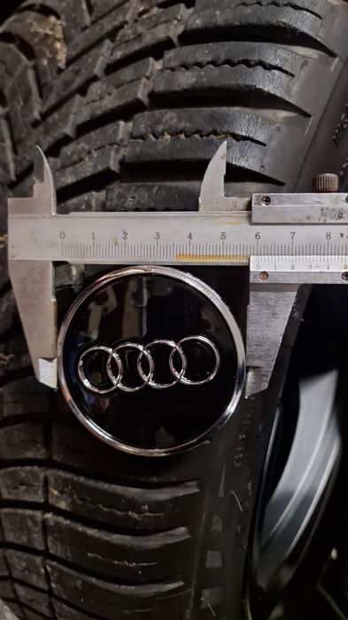 Dekielki Audi czarne kapsle,dekle