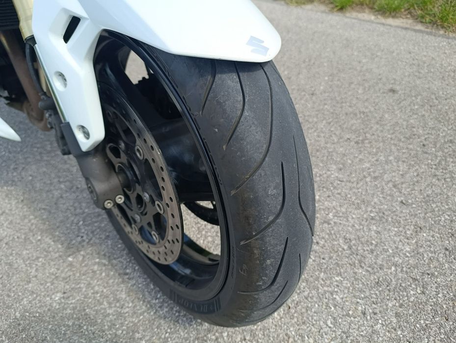 Suzuki  GSR  750