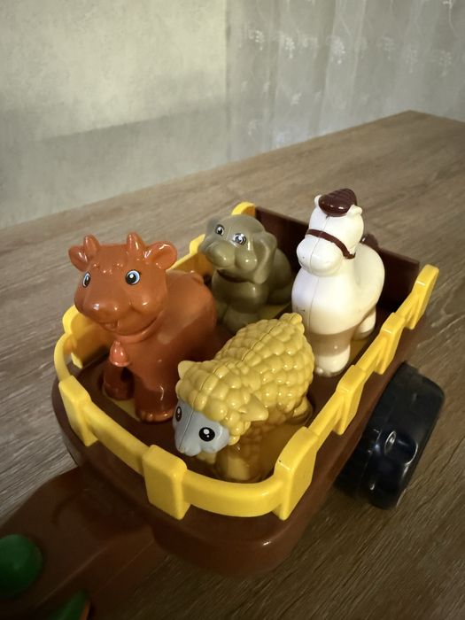 Тракторець з тваринками