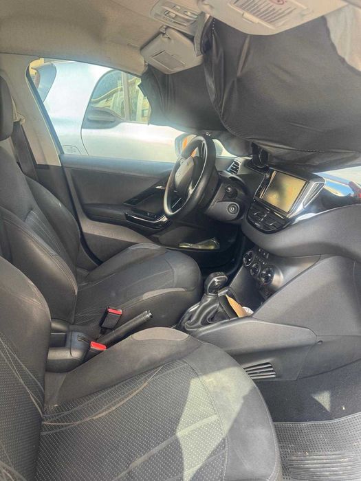 Peugeot 208 — fotografia 6