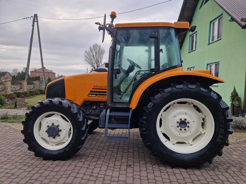 Ciągnik Renault Ares 550
