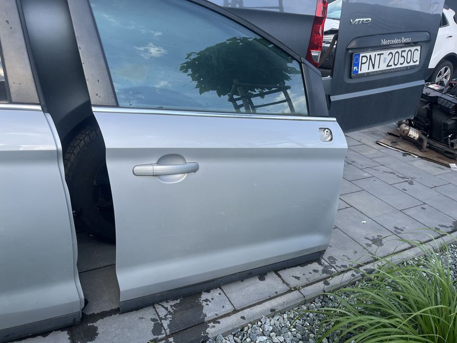 Drzwi prawe ford kuga mk1 srebrne kompletne