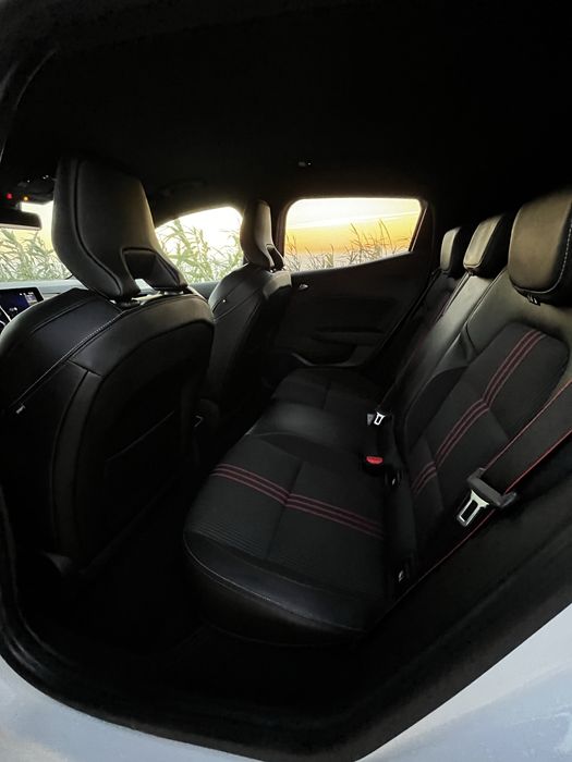 Renault Clio E-Tech Hibrid 140cv - ótimo estado