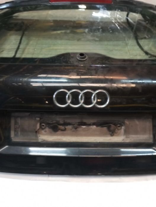 Porta / Tampa da Mala Audi A3 8L (8L0827023)