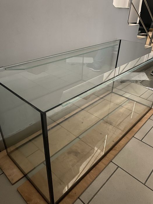 Продам акваріум 300л