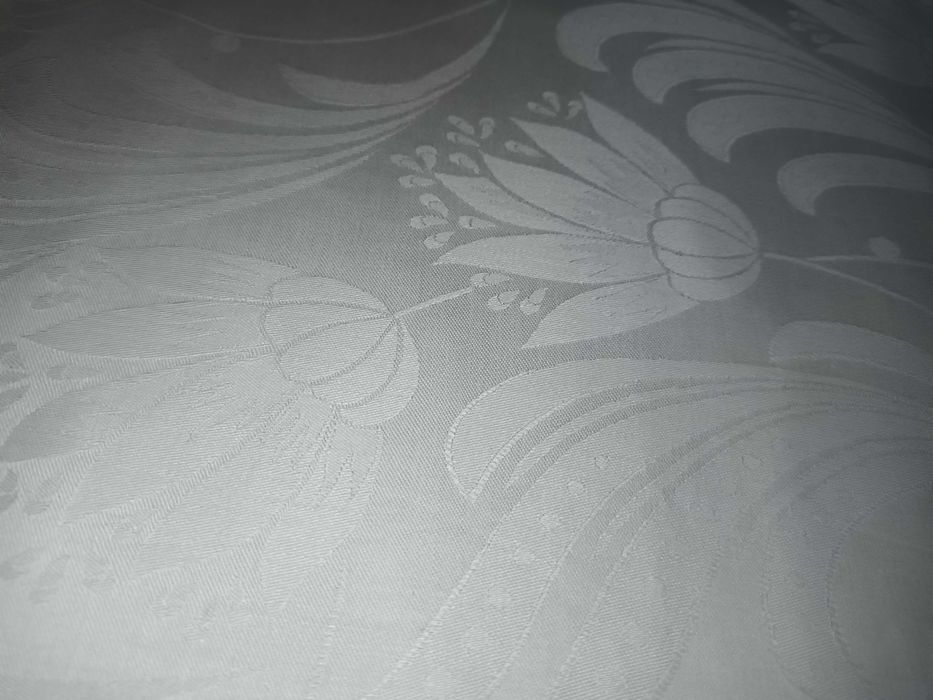 Біла тканина для пошиву скатертин, серветок,DAMASK