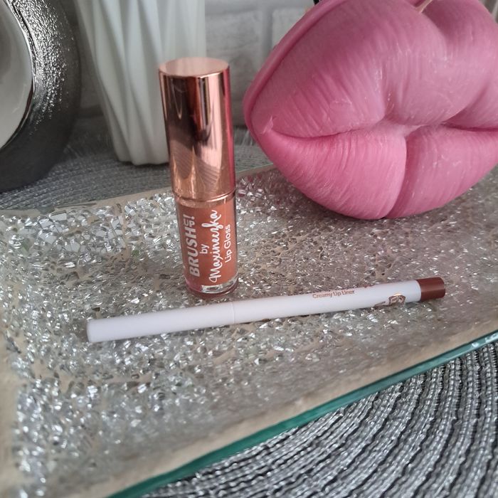 Błyszczyk kryjący Caramel nude i konturówka do ust Brush Up Maxineczka