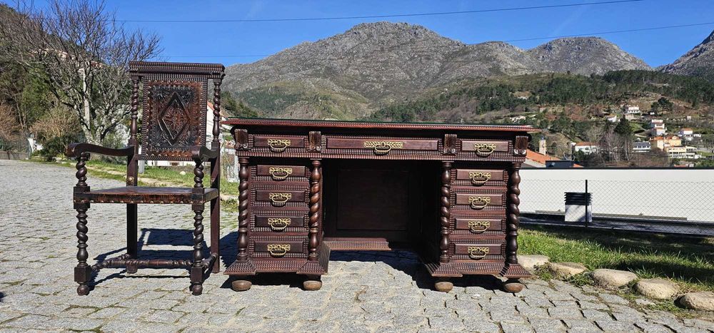 Secretária + Cadeira