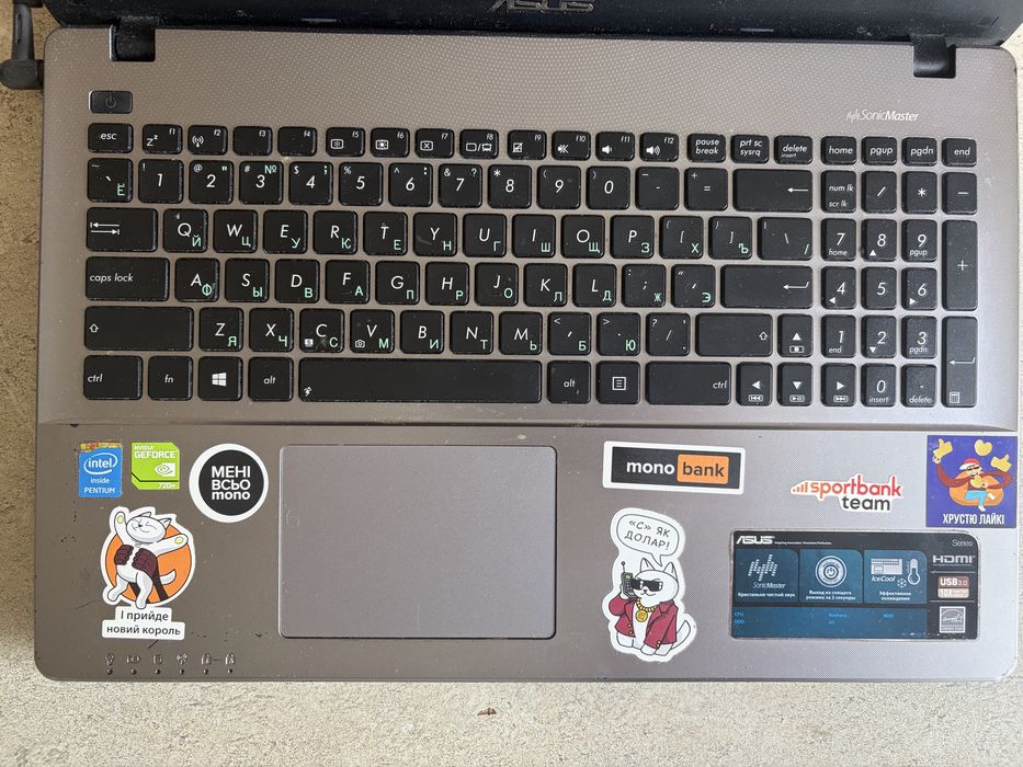 Ноутбук asus x550c