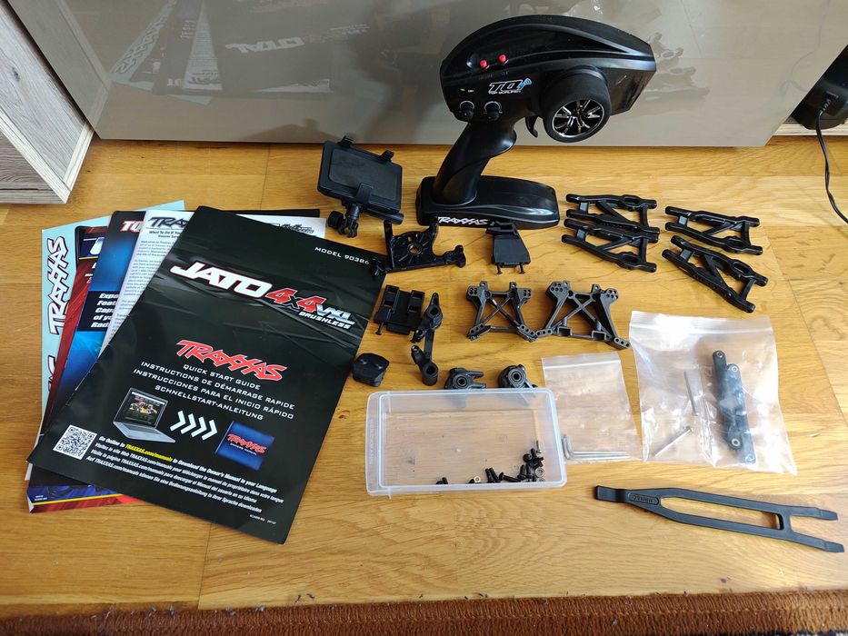Traxxas Jato 4x4 VXL 1/8 doinwestowany