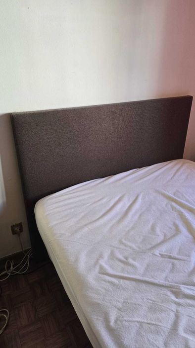 Cama articulada moderna com comando sem fios