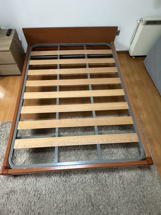 Cama de casal 140 x 200 cm
