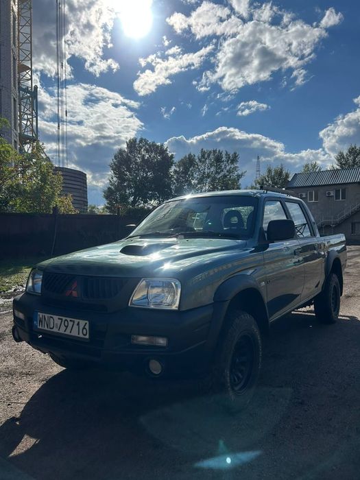 Mitsubishi L200( Містубісі Л200) 2003 рік 2,5 Дизель Механіка Повний привід 4Х4 Гарний Пікап