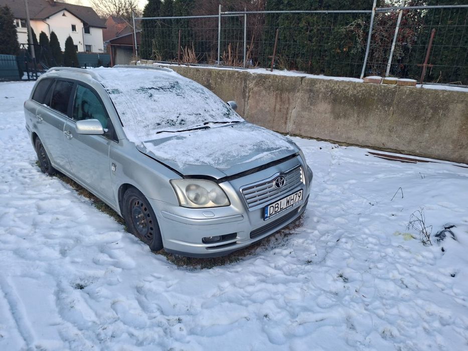 Sprzedam Toyotę Avensis