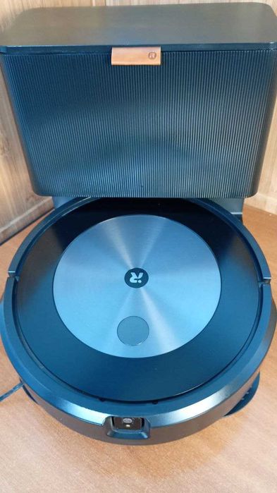 Irobot Roomba J7+ Robot odkurzacz