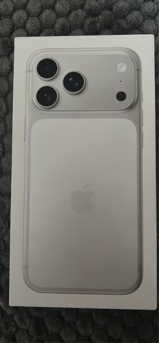 Iphone 17 pro max 2TB