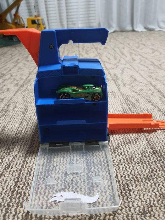 Гараж Hot Wheels