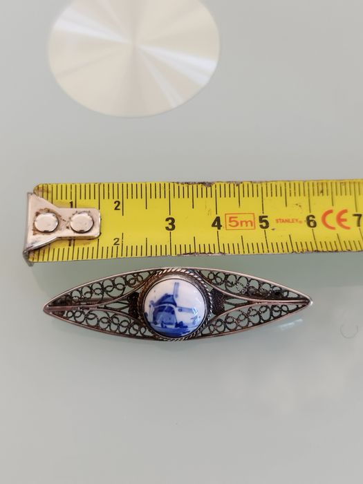 Lindo broche antigo em prata holandesa Estado muito bom. Soco na frent