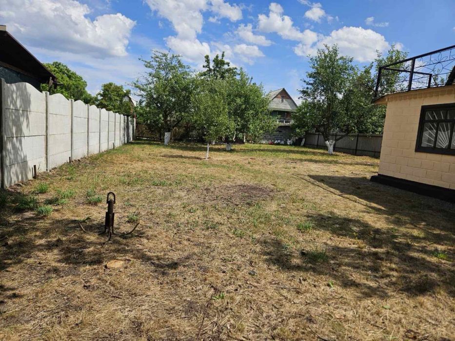 Продам дачу, будинок біля озера