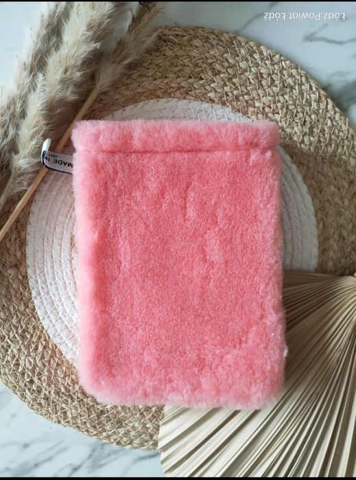 Różowa rękawica kurz poletka Raypath M