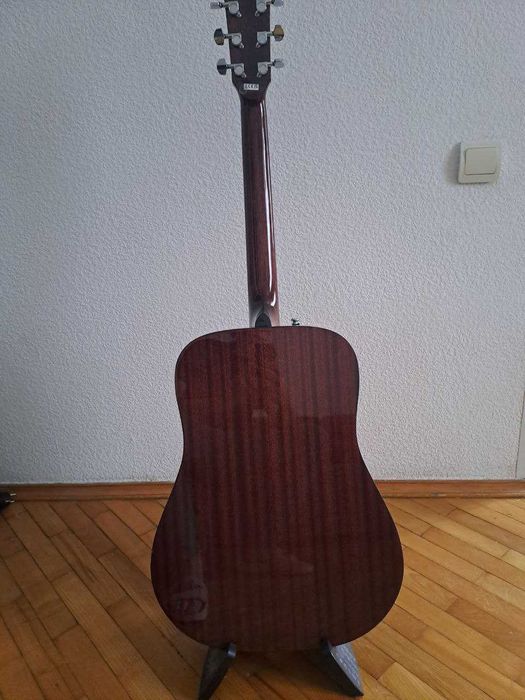 Продам гитару Fender CD 60 SB