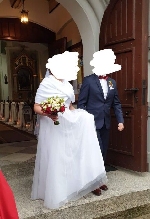 suknia ślubna z welonem