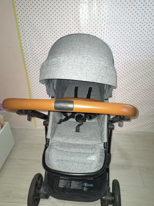 Прогулочная коляска Britax состояние новой