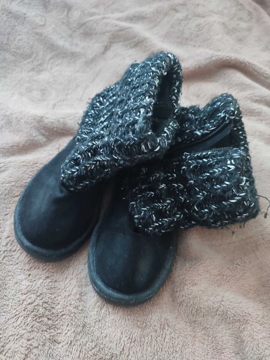 Продам уги на дівчинку 2-3 роки