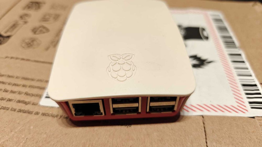 Raspberry Pi 3 Model B+ SBC 1GB + PiFi DAC+ V2 + 2 x Obudowa