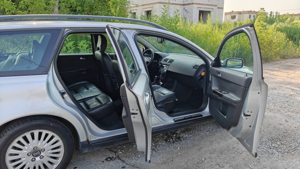 Volvo V50 2.0 диз 2006 рік авто машина для ЗСУ Військових