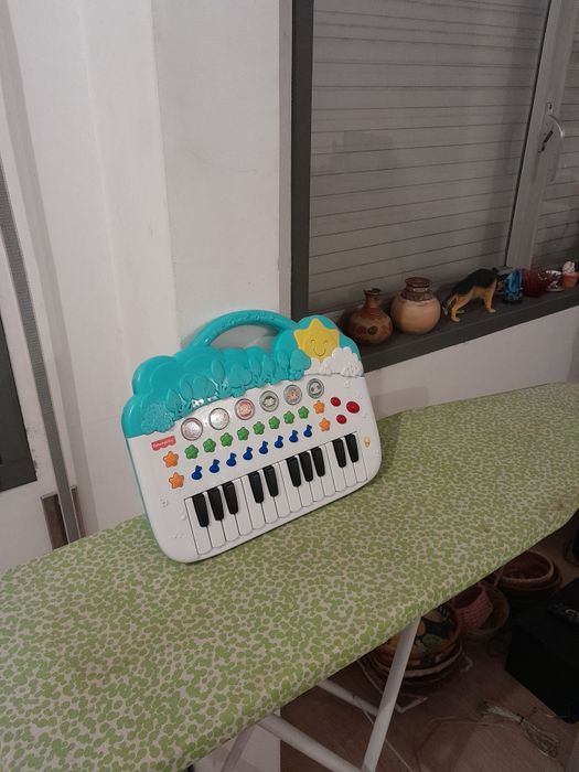 Vendo Piano FISHER PRICE para Criança a pilhas muito bonito como novo