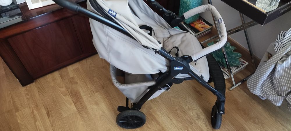 Carrinho bebé Chico