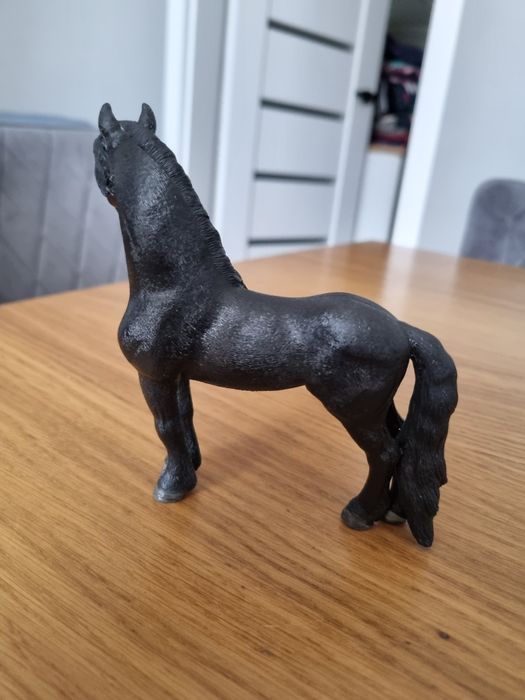 Ogier fryzyjski schleich