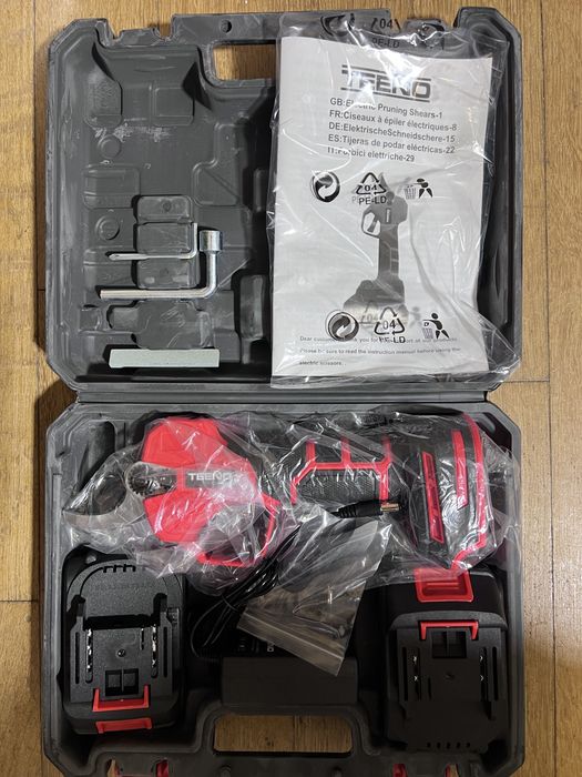 Tesoura de Podar Elétrica TEENO CD601 (Nova) + 2 Baterias Lithium