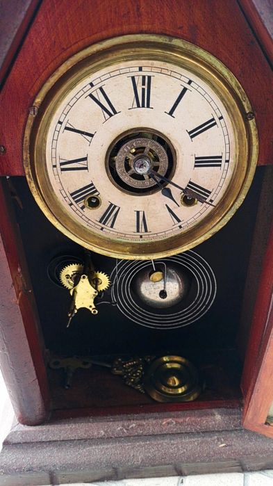 Relógio de capela antigo