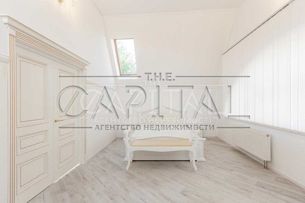 Оренда будинку в центрі міста з басейном!