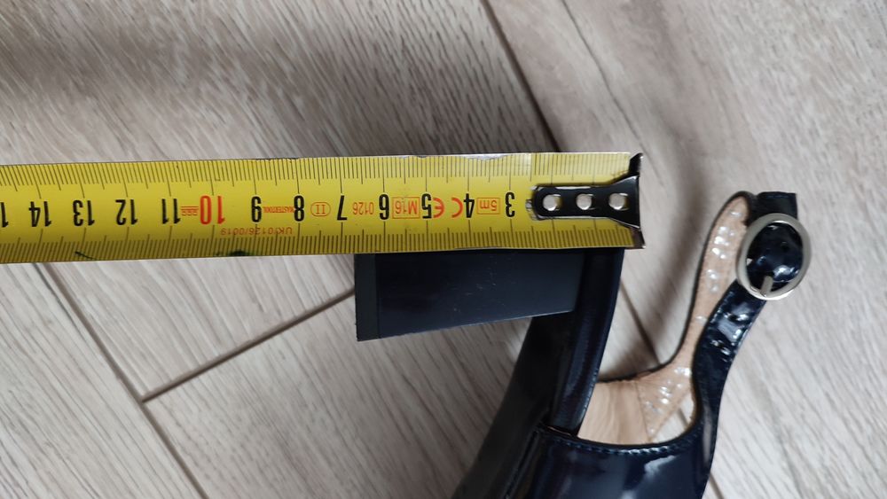 Жіночі шкіряні босоніжки