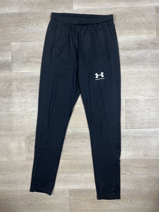 Спортивные штаны Under Armour, размер M